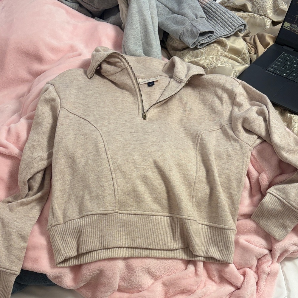 Target Women's Cream V-Neck Sweater
